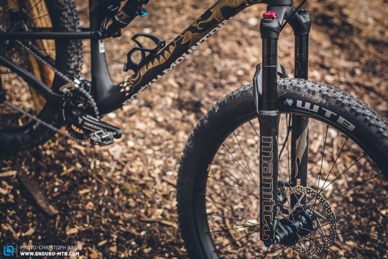 Brand spanking new and crammed with exciting technical details – the Manitou Magnum forks with 120mm travel. 