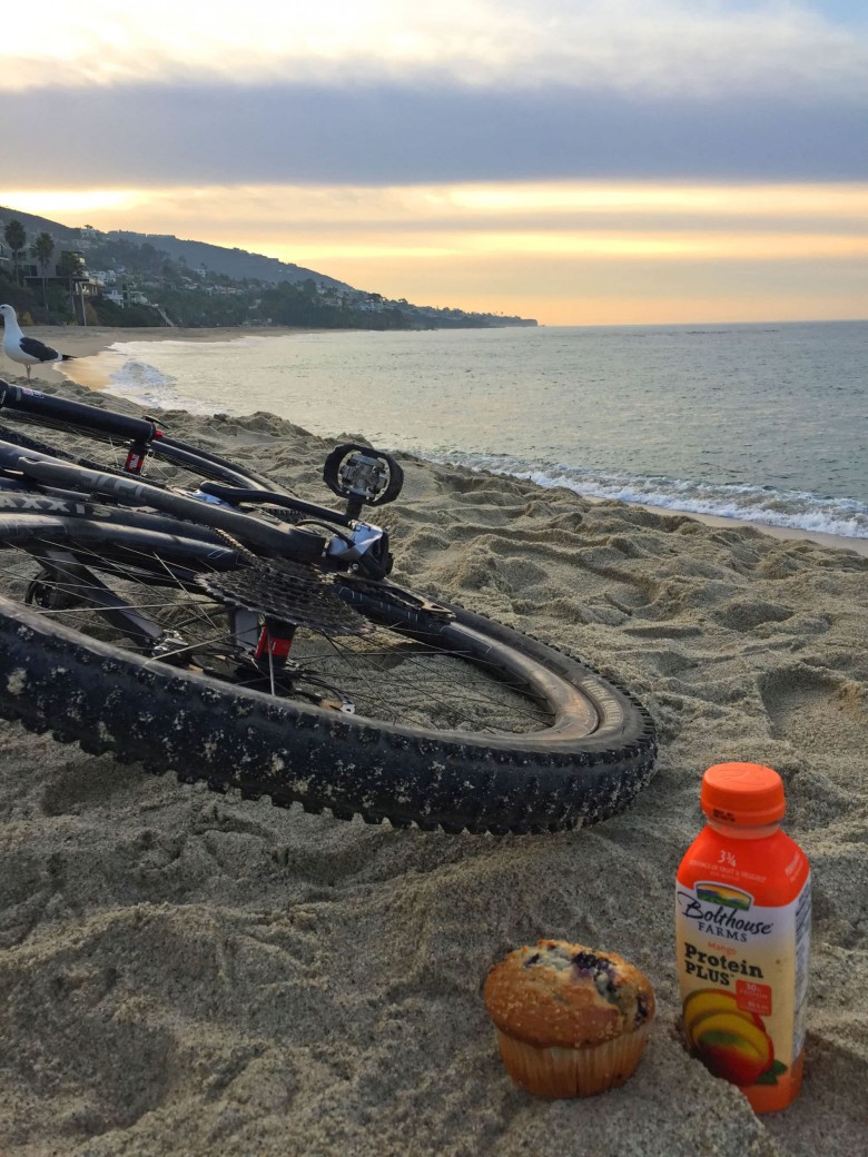 Besser geht’s nicht: ein frühmorgendlicher Snack am Strand von Laguna Beach.