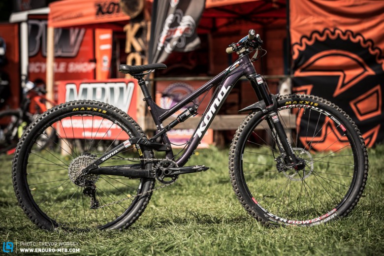 The Kona Process 111 has exceptional standover and combines 111 mm of rear travel with a 120 mm Rockshox Pike 