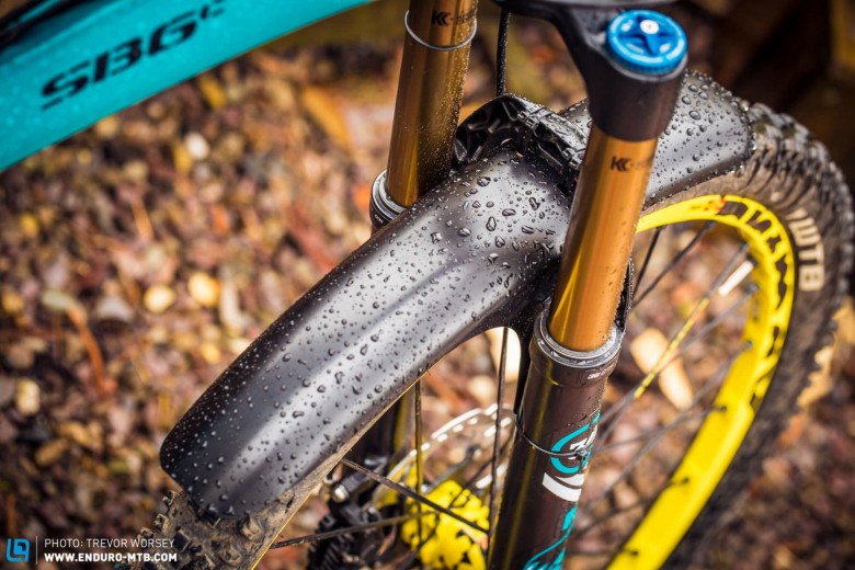 The new guard is 75 mm longer than the previous version and targeted at DH and Enduro racing