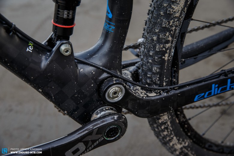 TeXtreme carbon technology, which once lived within the company’s FRD (Felt Racing Development) line of bikes, has made its way down to the Edict 1.