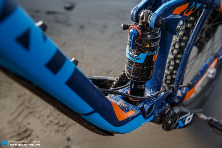 The RockShox Monarch RT DebonAir is responsive to  bumps and controls its 100mm of travel very efficiently. The downtube protector has rubbed off a little during testing.