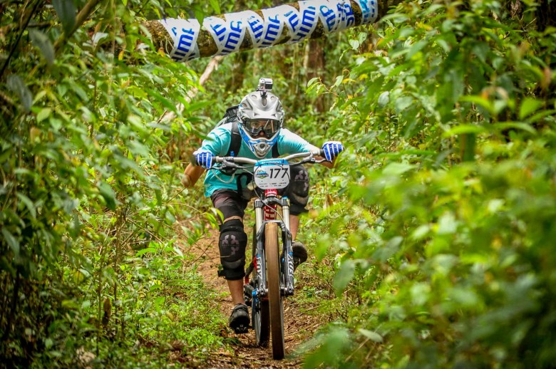 The Enduro racing scene in brasil is growing. Racers are giving it their all ...
