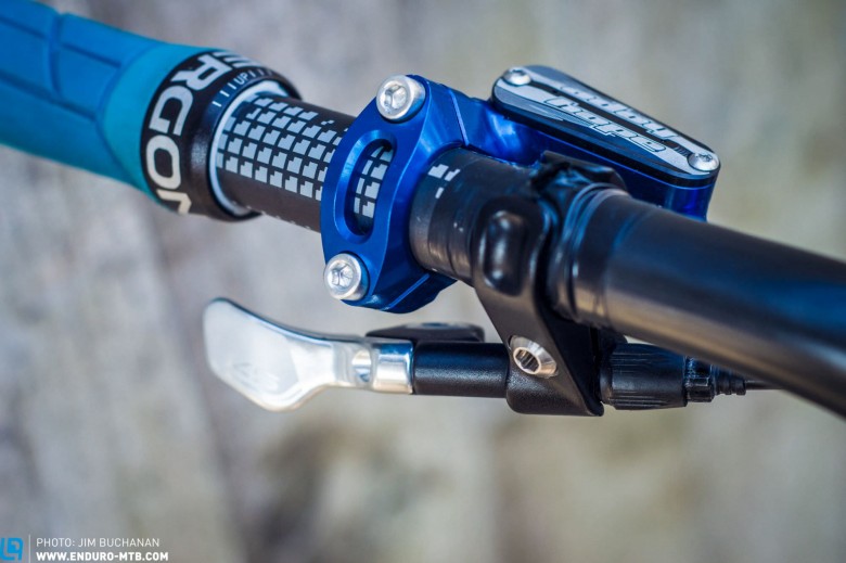 "Although the feel, adjustability, and design of the Lefty lever is spot­on, the grip of the clamp, however, is not – with a smooth inner surface and the clamp being split completely down the middle, it has no grip on a set of carbon bars."