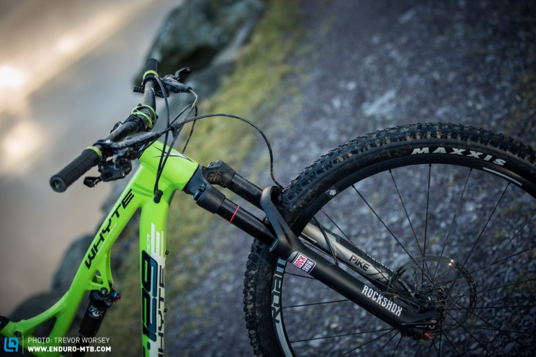 The 120 mm Rockshox Pike RC gives the T-129 a powerful front end
