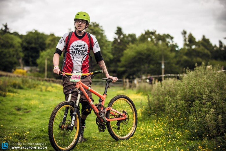 Comrie local Chris Wood was racing his Commencal Meta 