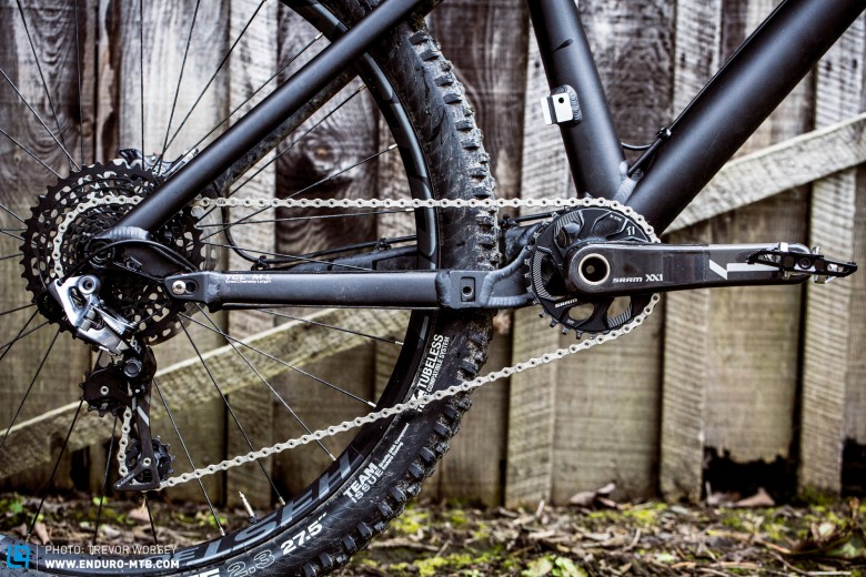 The new SRAM XX1 Black drivetrain is identical mechanically but features a stealthy look