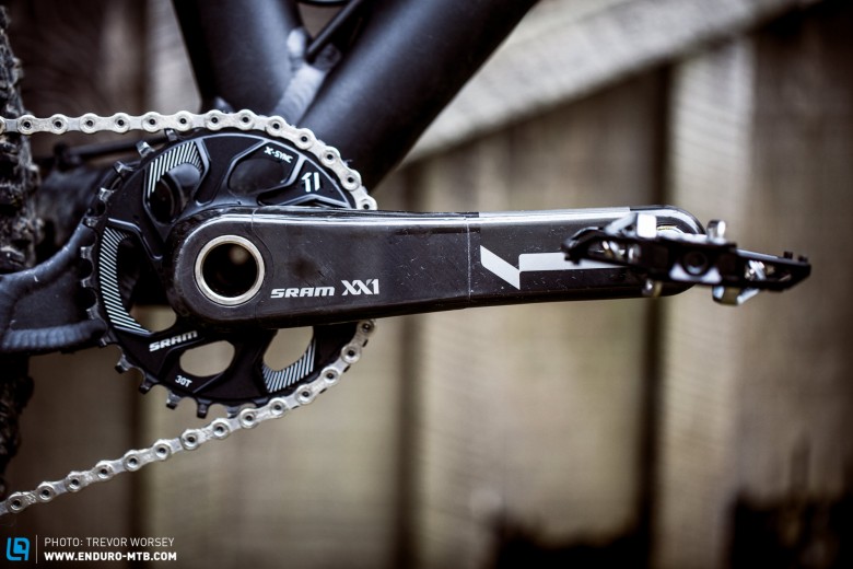 The crank weighs in at 546g with a 32t direct mount chainring - that's seriously light