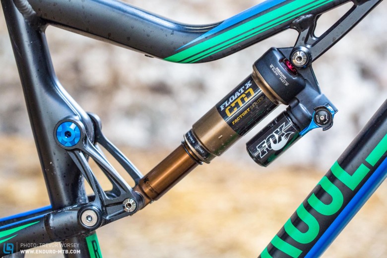 Refined suspension: The Uncle Jimbo has a four-bar suspension system with a Horst linkage at the end of the chainstay. The suspension is both playful and engaging, providing a lot of feedback from the trail and encouraging airtime.