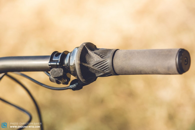 Avert your gaze from the shift lever, as the coolest detail is on the lever for the RockShox Reverb: grip tape makes a significant different to the comfort when using the lever. Virtually free + huge impact = good deal! 