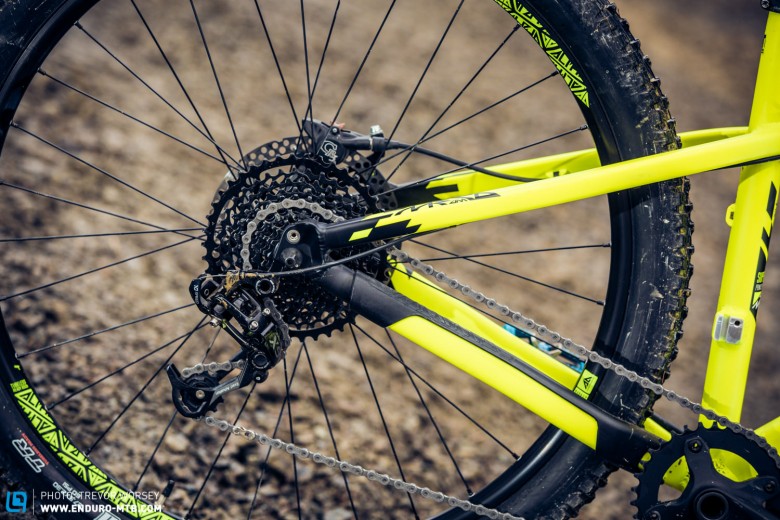 Ultra short 428m chain stays provide snappy steering and easy drifting