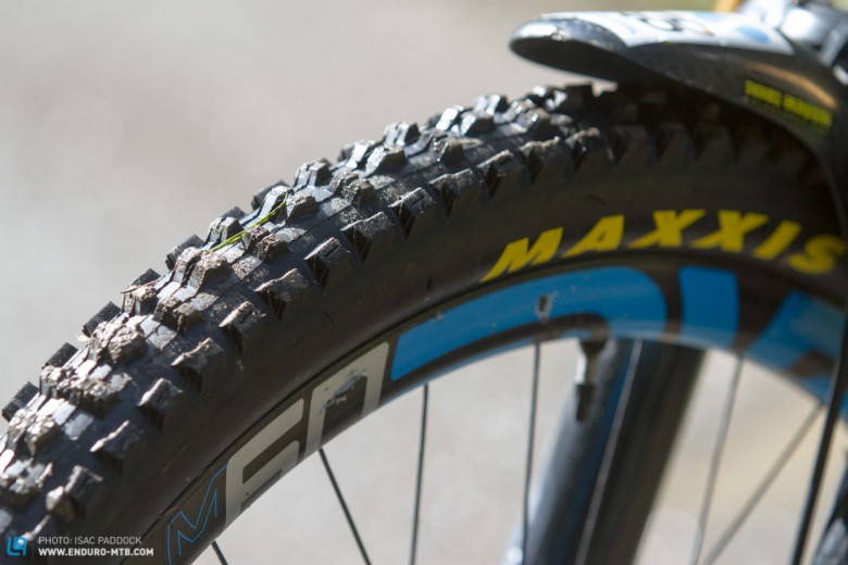 Maxxis Highroller II with DH-Casing make sure that there will be no flat tires.
