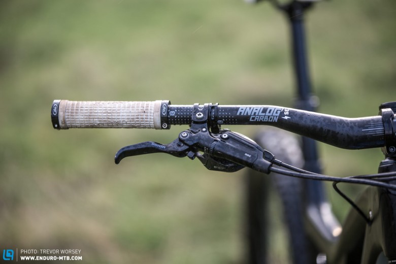 Gary runs ANALOG carbon bars cut down to 770 mm for the tight valley trees