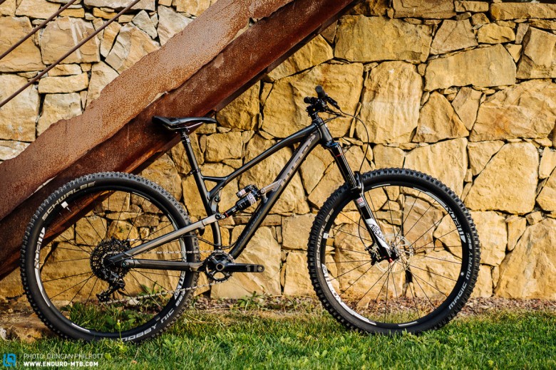 The 27.5 model is joined by this big hitting 150mm travel 29er 