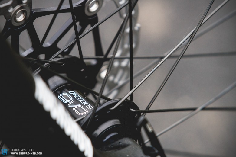 The 27.5 Hope rims are laced to Hope’s classic Pro II Evo hubs and roll smooth with Continental’s Trail King 2.4.