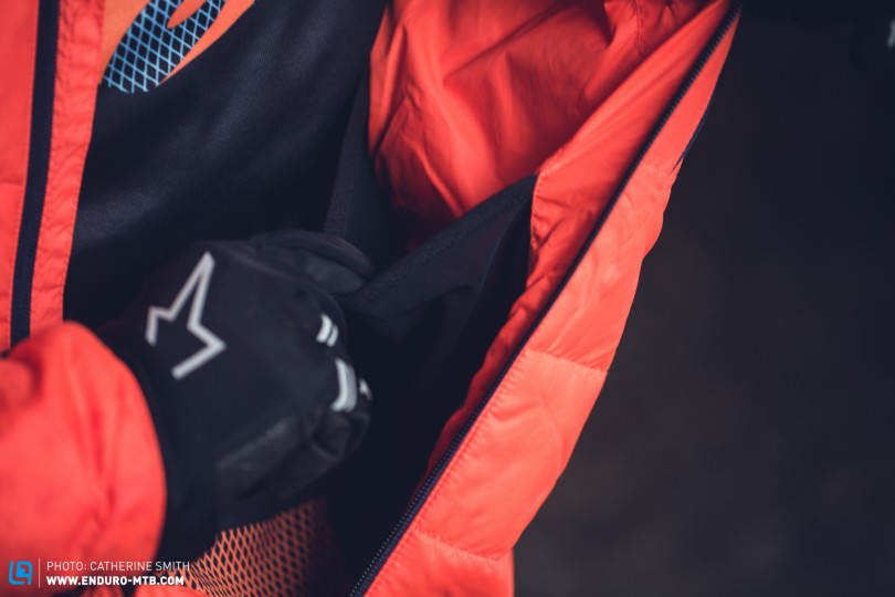 Deep mesh pockets provide storage space for goggles or trail snacks.