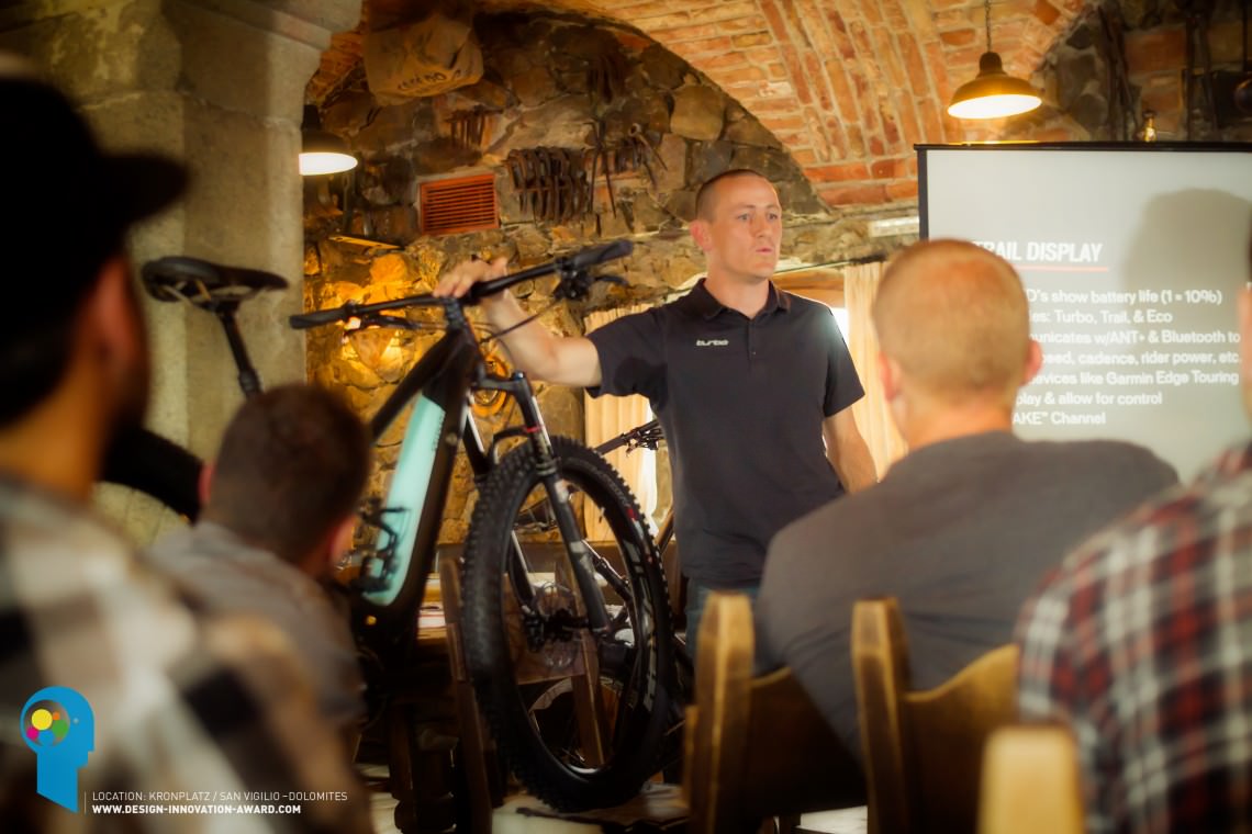 specialized  pedal assist launch 2015