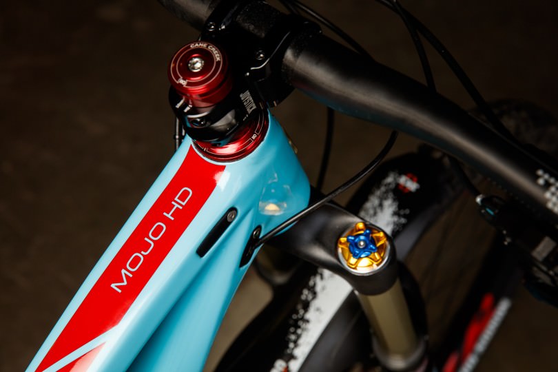 A beautifully crafted carbon frame, IBIS have an eye for the details. 