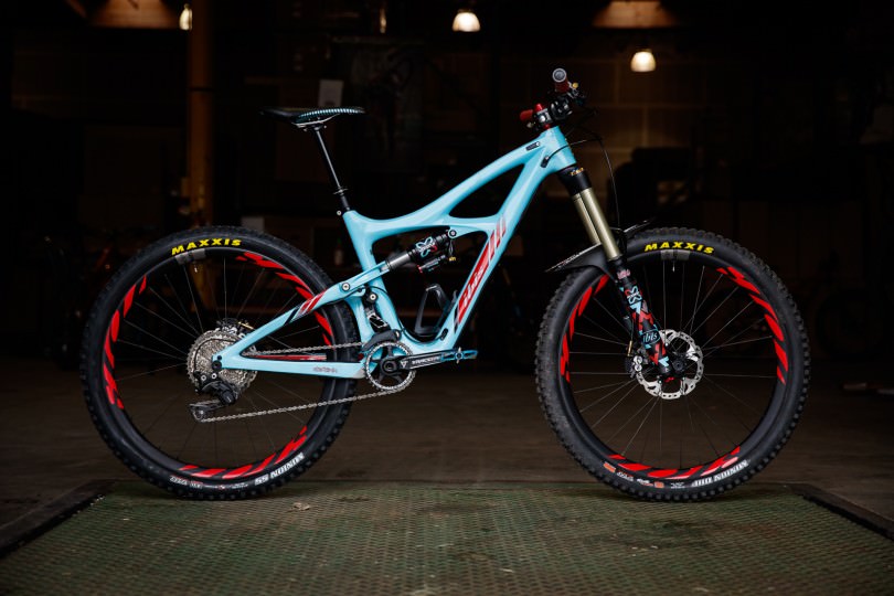 The IBIS Mojo is one of the hottest bikes on the market and its not hard to see why!