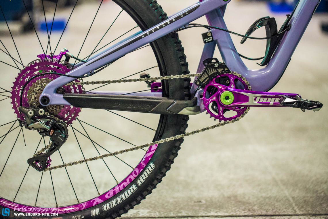 Rach has changed out the standard drivetrain for a Hope Crank and new Cassette, all in matching purple. 