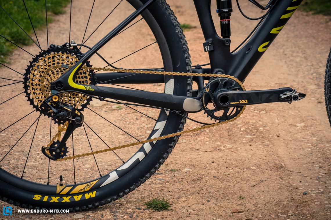 The new Eagle XX1 Drivetrain looks resplendent in gold, and check out that cassette.