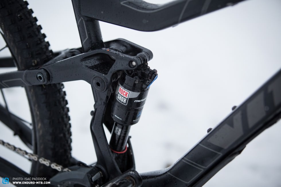 A RockShox Monarch RT3 manages the  135mm of rear wheel travel.
