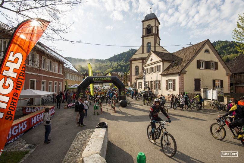 The 427 inhabitants of Mollau was taken over by the 450 riders!