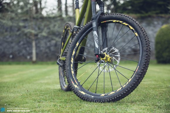 Rolling Thunder: The Mavic Crossmax Enduro LTD Wheelset offers accurate and precise handling for the Canyon Spectral CF 9.0 EX, but we would like to see wider internal widths.