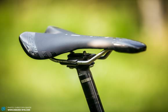 At 13.3 cm, the Prologo saddle is pretty narrow.