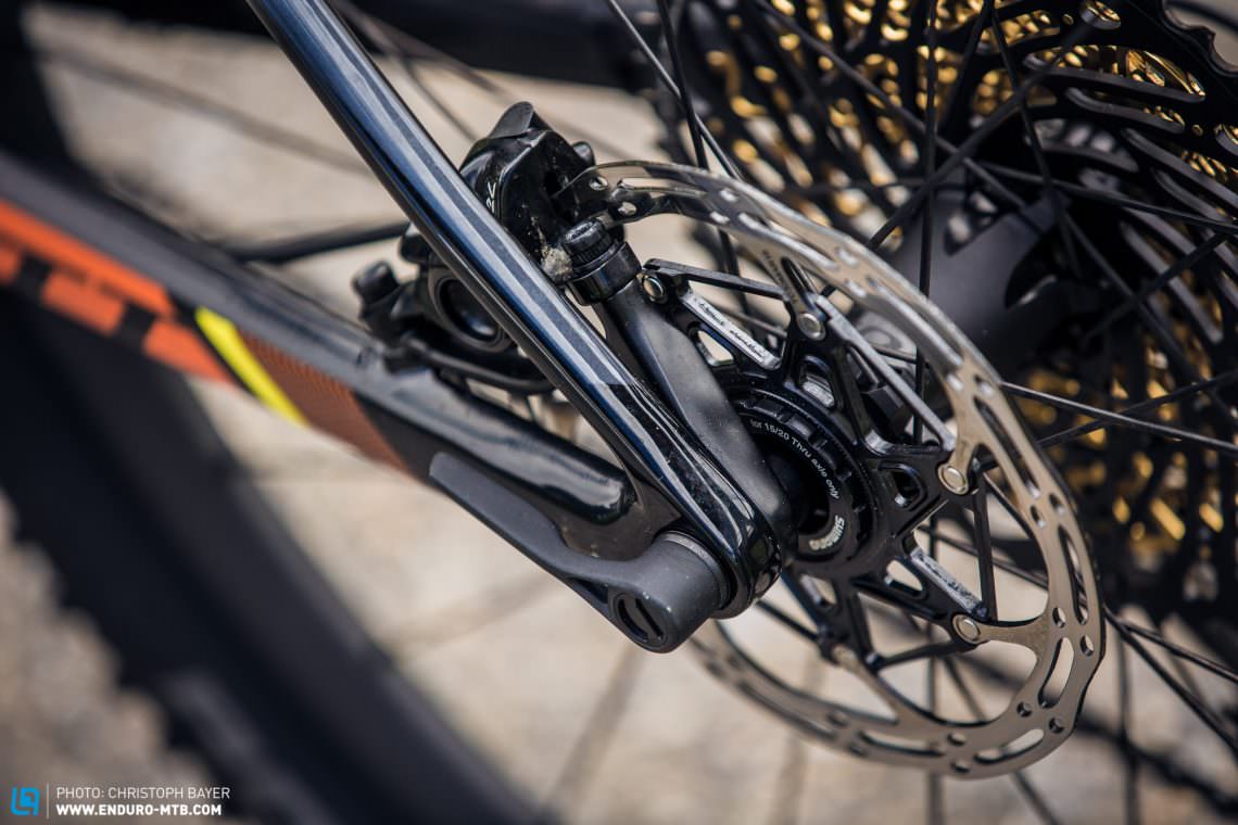 Decoupling the brake mounts from the seatstays is another way to reduce weight and increase comfort.  