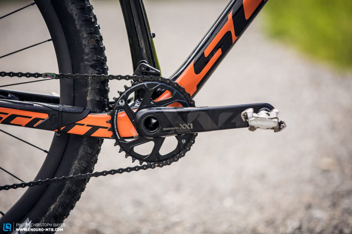 The integrated chainguide keeps the chain secure on rough terrain.  