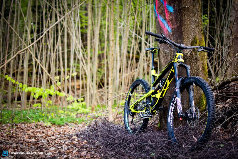 The YT Capra CF Comp for € 3,599 offers everything you need for a race like the Trans-Provence.