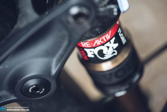 The RE:aktiv tuning in the Fox EVOL Shock really opens up the rear performance. 