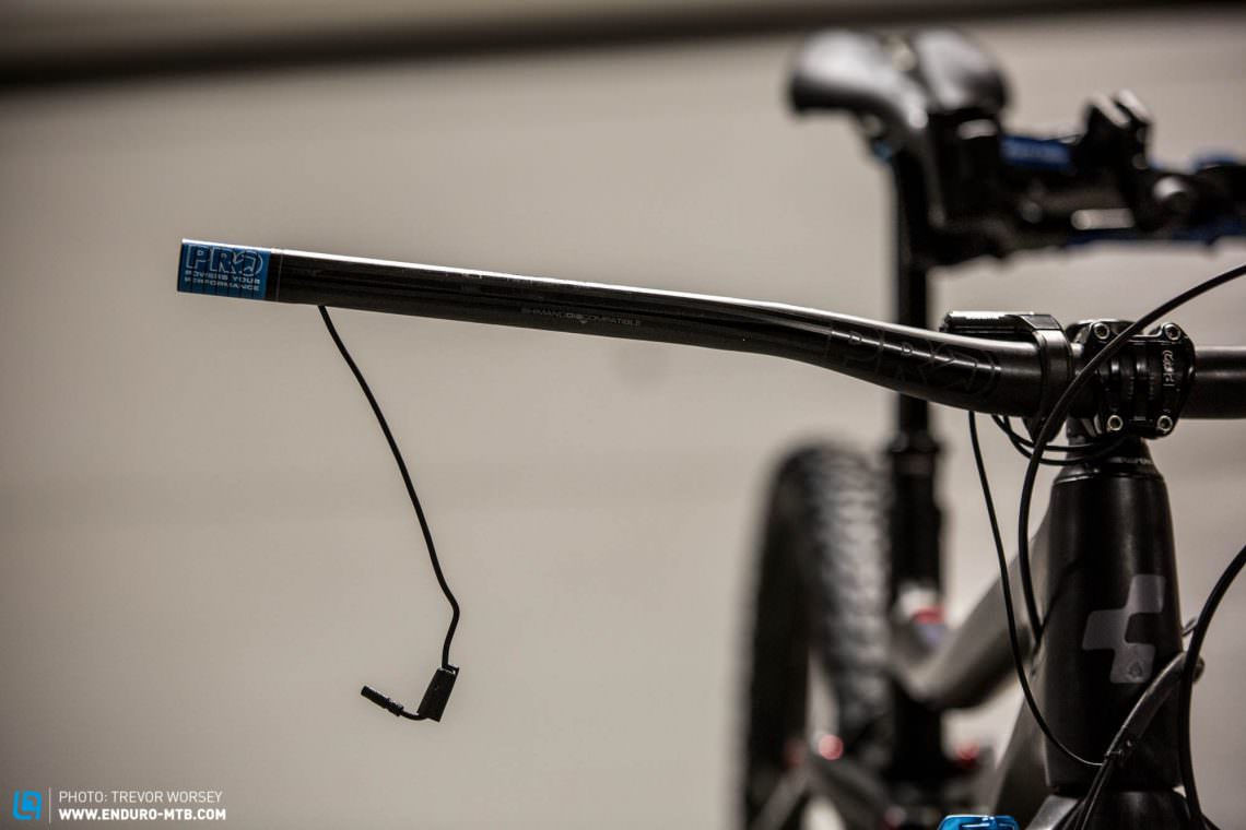 The PRO Tharsis Bar allows the cables to be run internally for a full stealth install. 