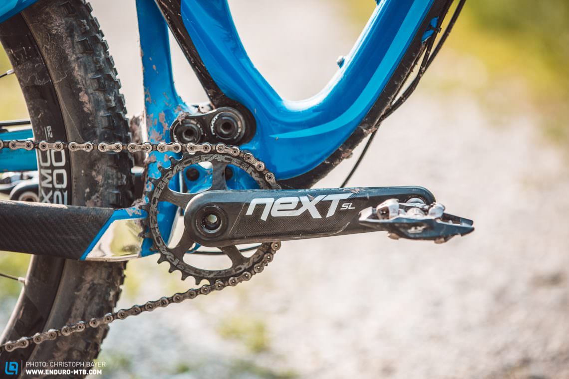 Lightweight and stylish, the Race Face Next SL cranks are the ultimate bed partner for the XTR drivetrain. The 30-tooth chainring gives a wise gear ration for a 29er trail bike.
