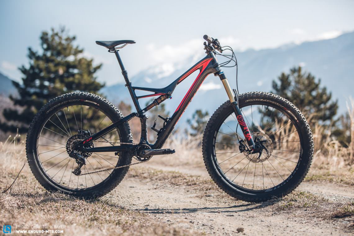 The Specialized Stumpjumper FSR Expert 6Fattie with wide tires retails at € 5.999.