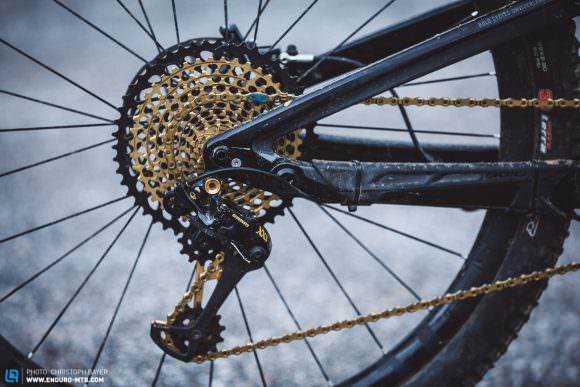 The SRAM XX1 Eagle isn’t just a looker with its gold coating – it also dishes up a giant gear ratio with its huge 50-tooth sprocket.
