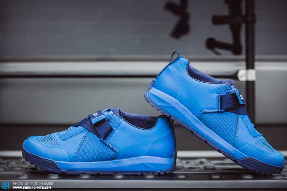 Sneaker-Look gepaart mit jeder Menge cleverer Details – der neue ION RASCAL.