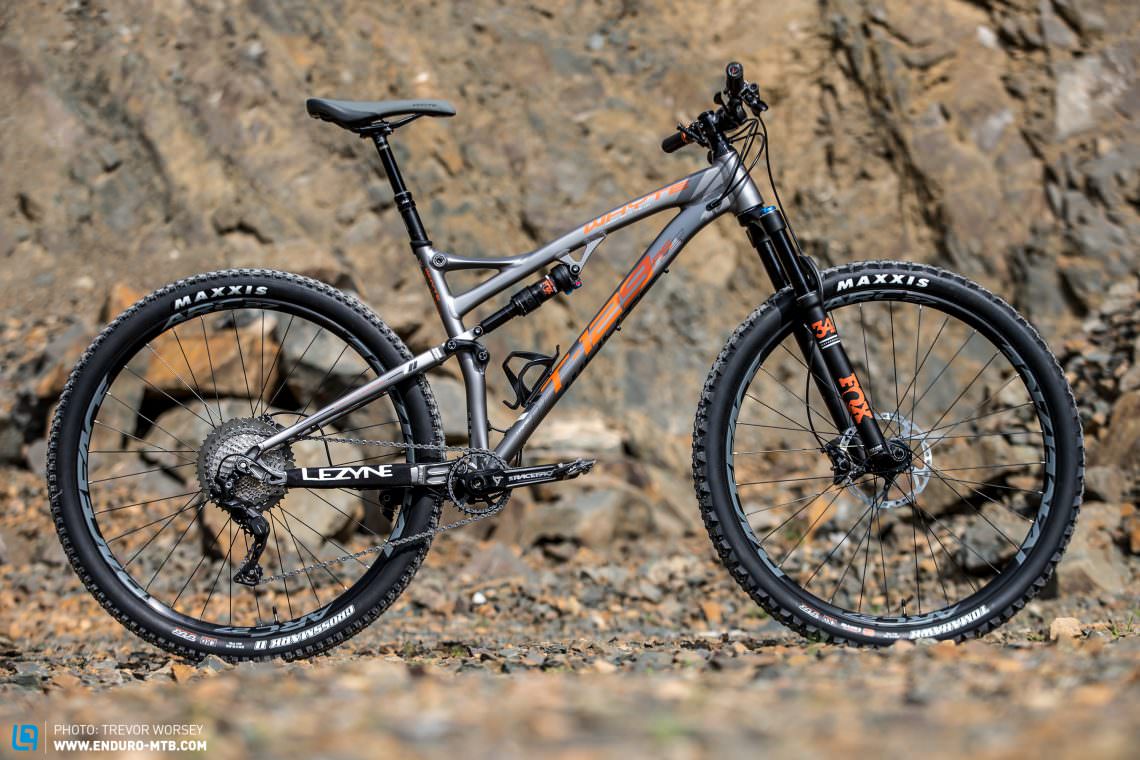 Boasting 120 mm of travel, 29" wheels and a taut and aggressive frame, the T-129 RS is an excellent trail bike.