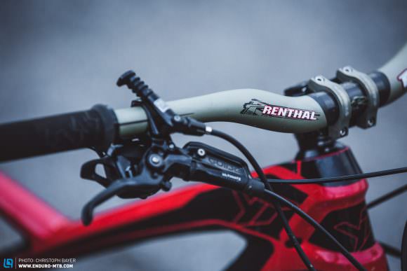 YT Industries know what riders are after! A sensible cockpit is essential for securing a decent handling package, and we’ve got no complaints with the Renthal Fatbar carbon bars.