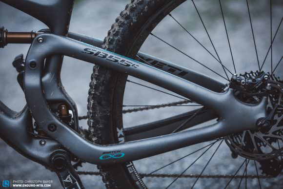 Leaving the rest of the test fleet flailing, the Yeti SB5.5c showed how a rear end should really work, relying on the Switch Infinity link suspension design with its rail and ‘translating’ pivot point. The result: insane efficiency and capable suspension.