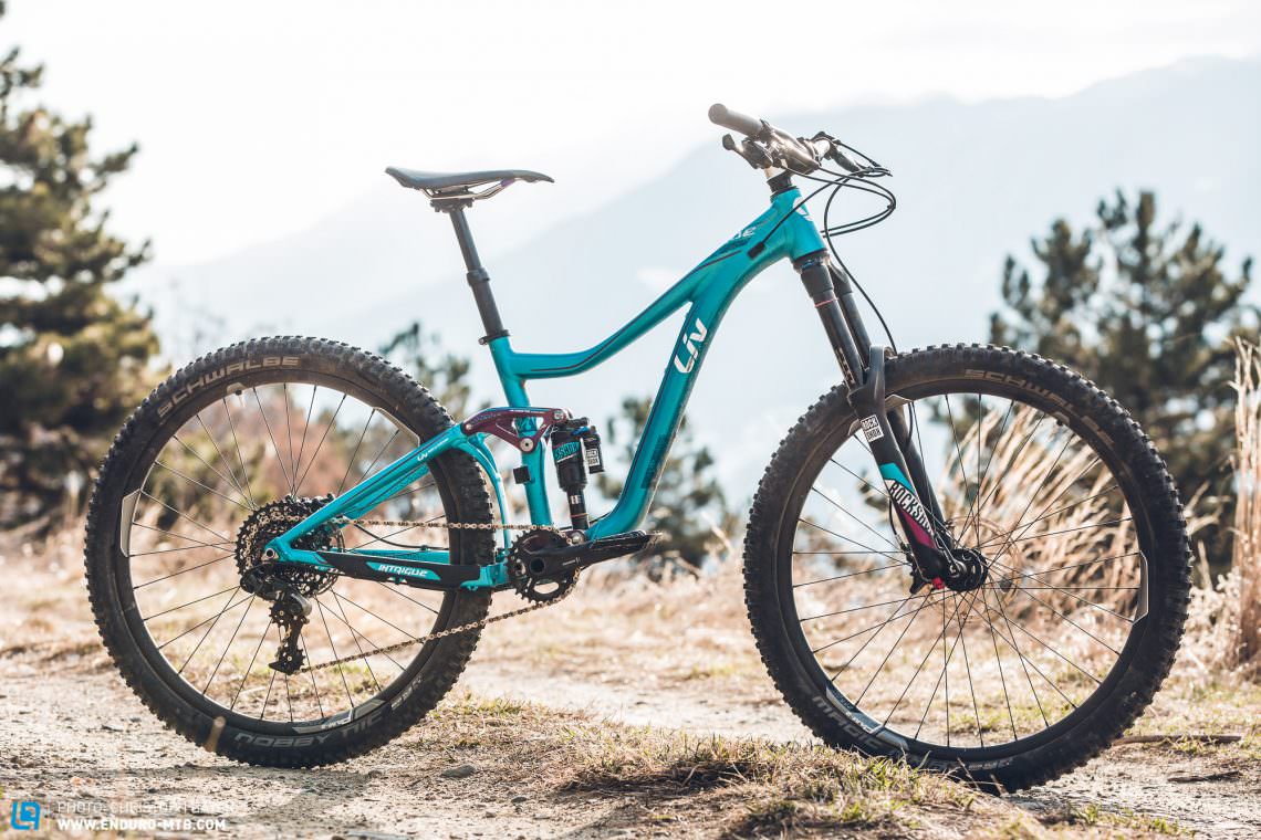 A bike that’ll plaster a grin on female riders? The Liv Intrigue SX 2016 retails at € 3,699.
