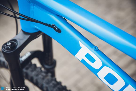 Pole give the choice of internal or external cable routing.