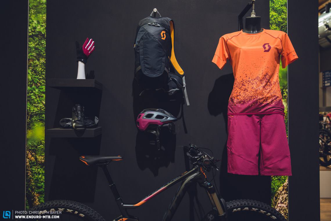 Orange and red – The colourway that SCOTT are channeling for female riders.