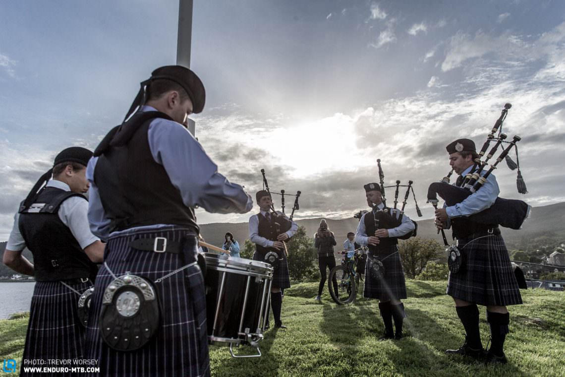 Before the street prologue could begin, it was time for a fanfare, Scottish style.