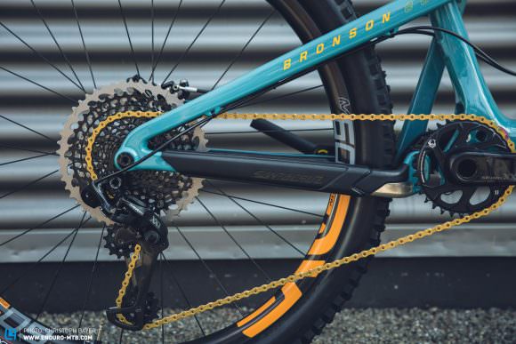 A dream bike wouldn’t be complete without SRAM’s XX1 Eagle – and the Bronson CC plays ball. 