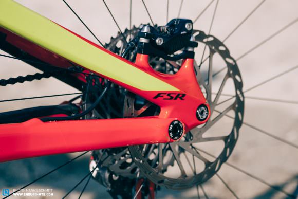 Like many pro enduro riders, Curtis has teamed the SRAM Guide brake levers with more powerful calipers from the downhill CODE brakes.