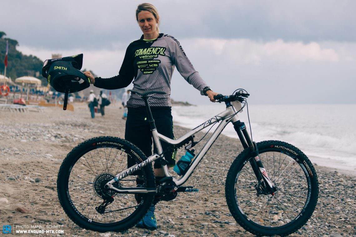EWS Champion Cécile Ravanel’s overall lead was cemented before Finale Ligure, and she took to the start on the new COMMENCAL META AM V4.