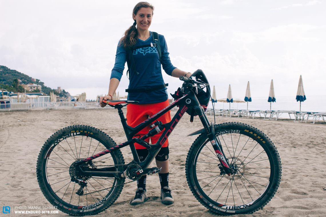 ACROS sales manager Steffie Teltscher turned up at her first ever EWS race with her custom-made FOCUS SAM C. Her thoughts: “Tough, the toughest thing ever! But there’s an absolutely brilliant atmosphere and vibes!”