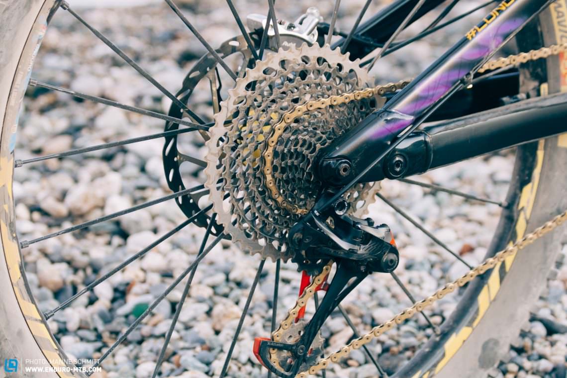 The SRAM XO1 Eagle drivetrain adds some more bling and range to the build, with a 32T chainring and big 10-50 tooth cassette.